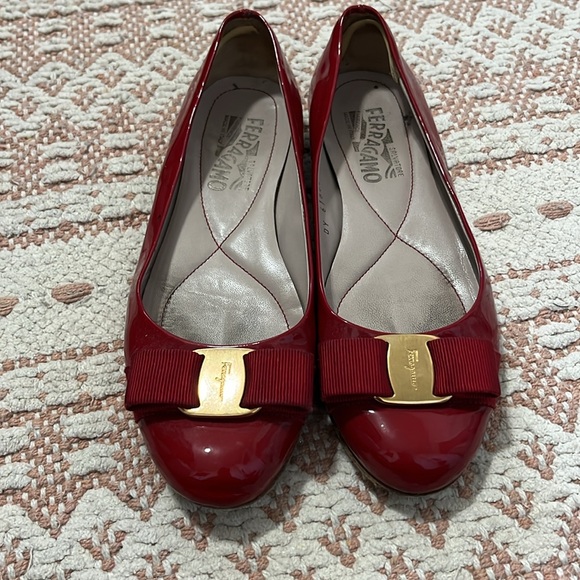 Ferragamo Varina flats ‼️ - Picture 2 of 9
